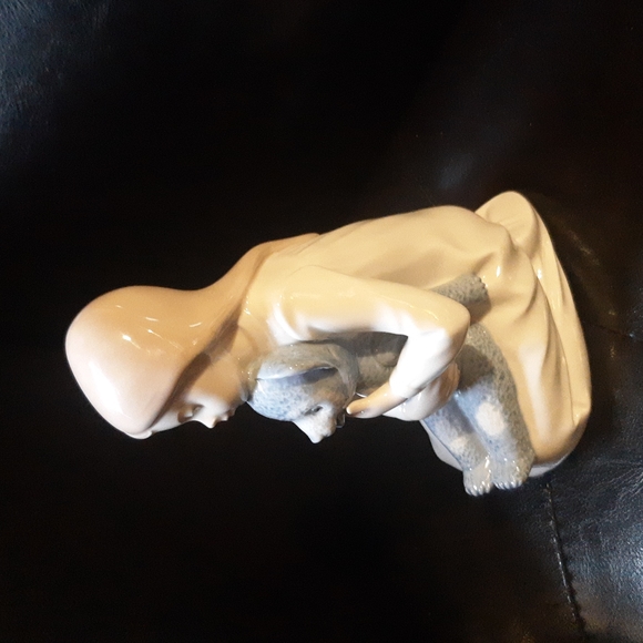 Nao Lladro Girl with Teddy Bear #0145 Porcelain Figurine Retired Spain 7" Tall - Picture 3 of 6